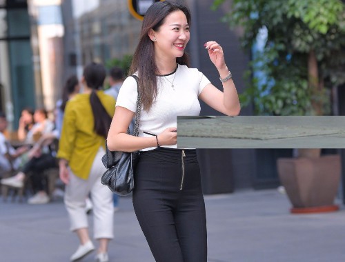 艳姆免费观看完整版16：情感互动游戏的新标杆，沉浸式体验无可匹敌